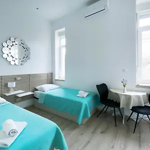  Guest house En-suite Iris On Rokova Street - 5 Min Walk To The Old Town Of